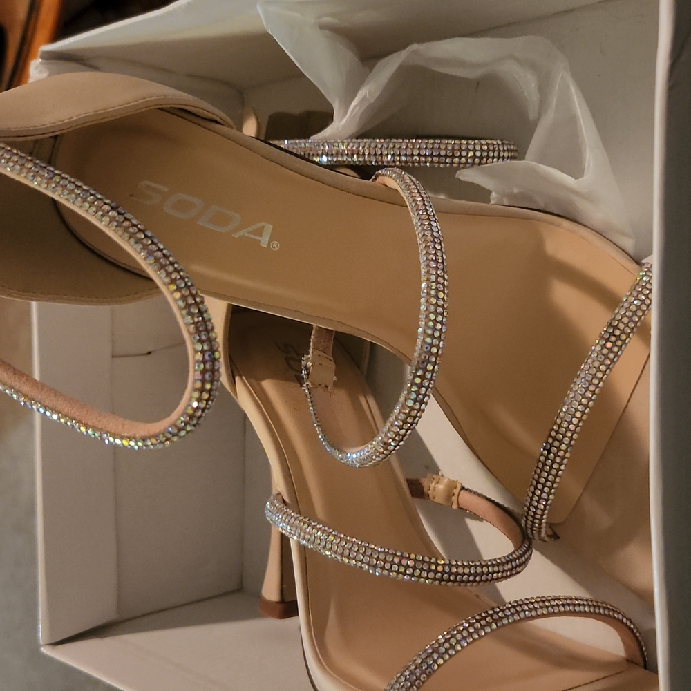 Soda blush rhinestone heels size 7.5 never worn